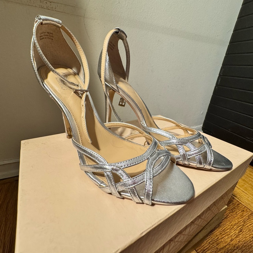 Badgely Mischkq Peep Toe Pumps🩶